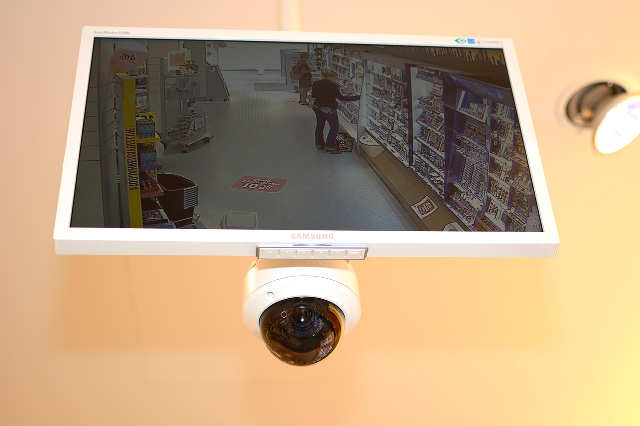Combien coûte l'installation d'un système d'alarme à Madagascar ? camera, monitoring, surveillance camera, security, video surveillance, control, protection, supervision, watch, electronics